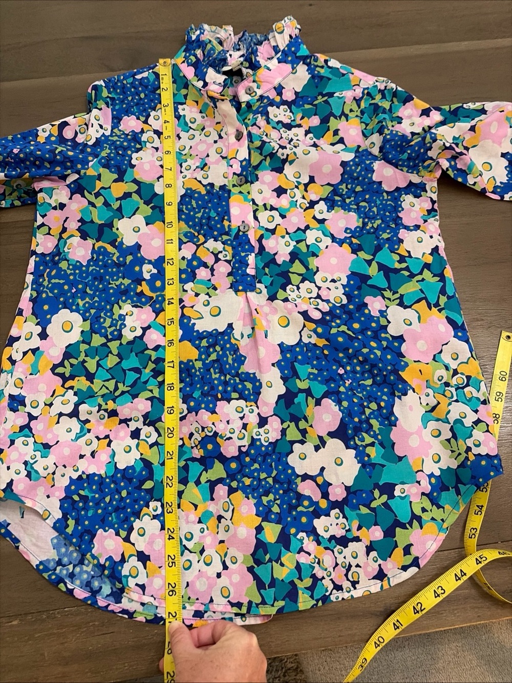 Tuckernuck Blue Floral Ruffle-Collared pullover shirt - Picture 8 of 10